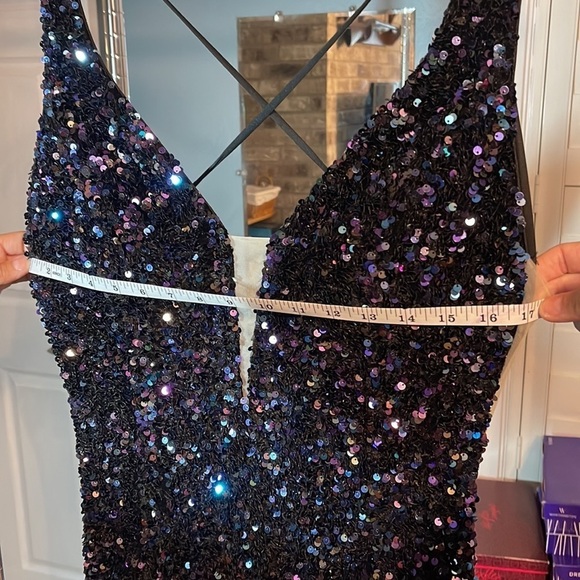 Beautiful blue and purple sequence prom dress. Doesn’t have a tag, size 6 - Picture 4 of 4